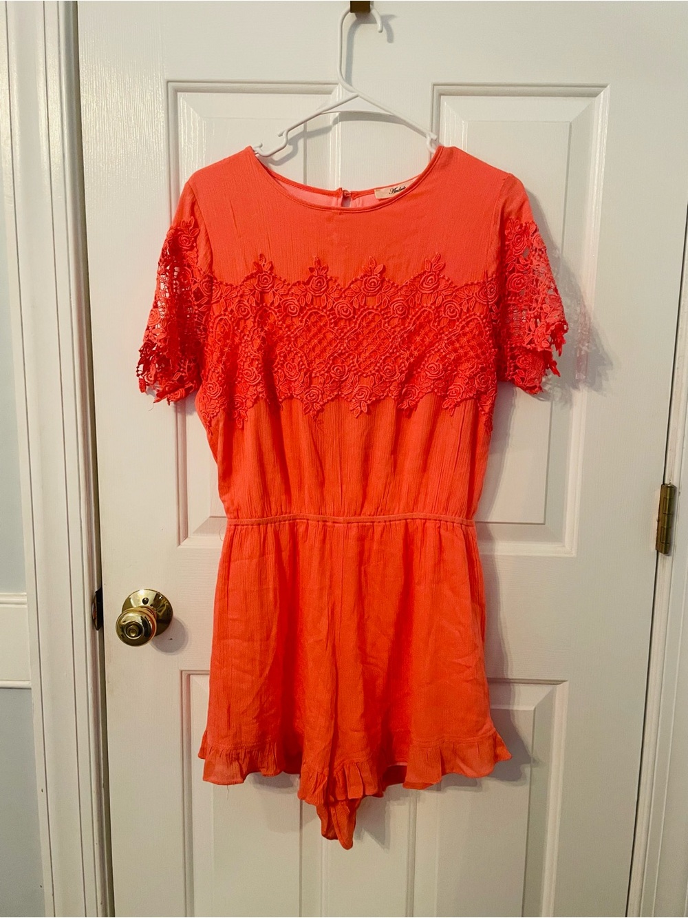 ANDREE BY UNIT Coral Lace-Trim Romper